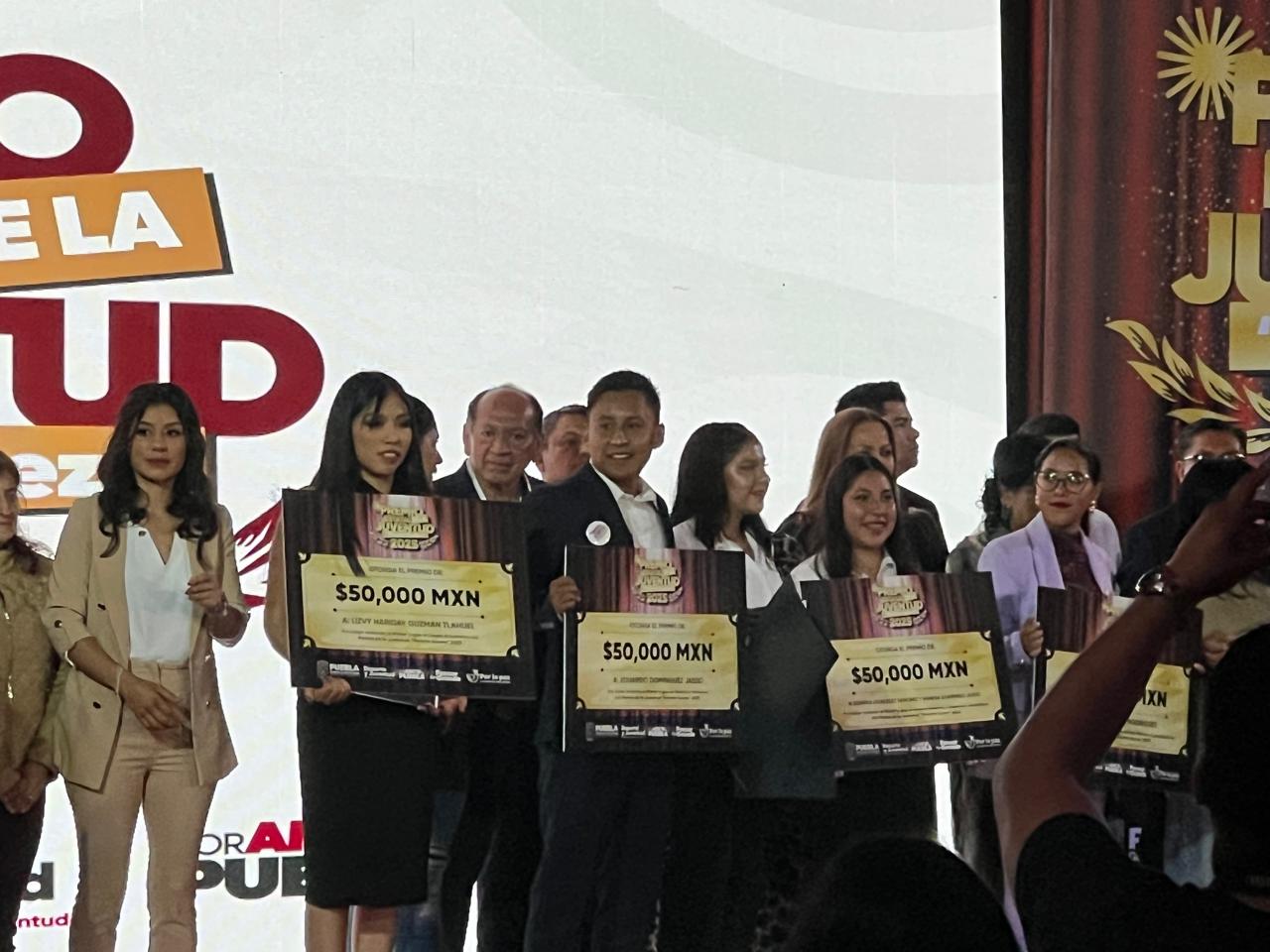 Entregan Premios Estatales de la Juventud 2025