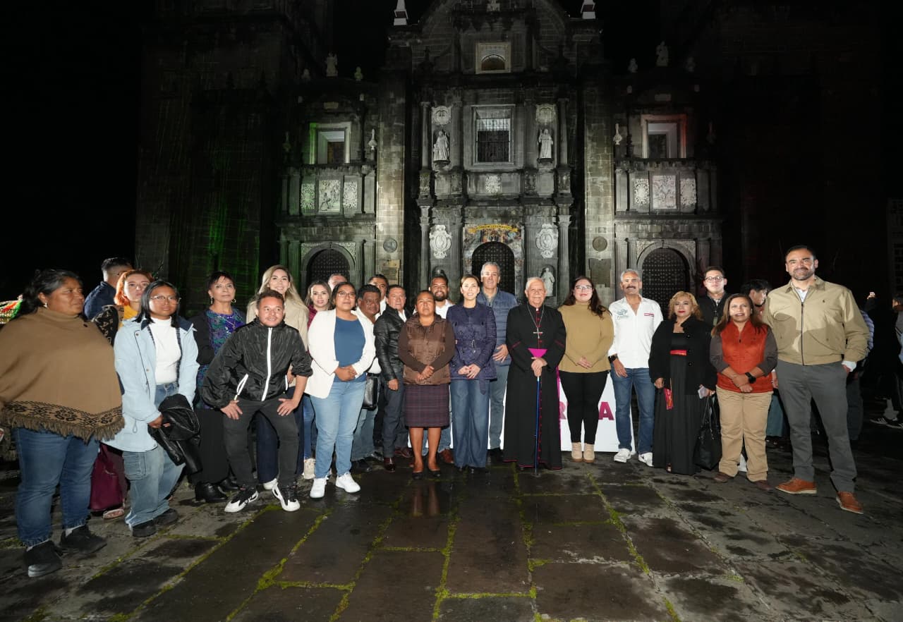 Inauguran videomapping “Septiembre Brilla” en la Catedral de Puebla