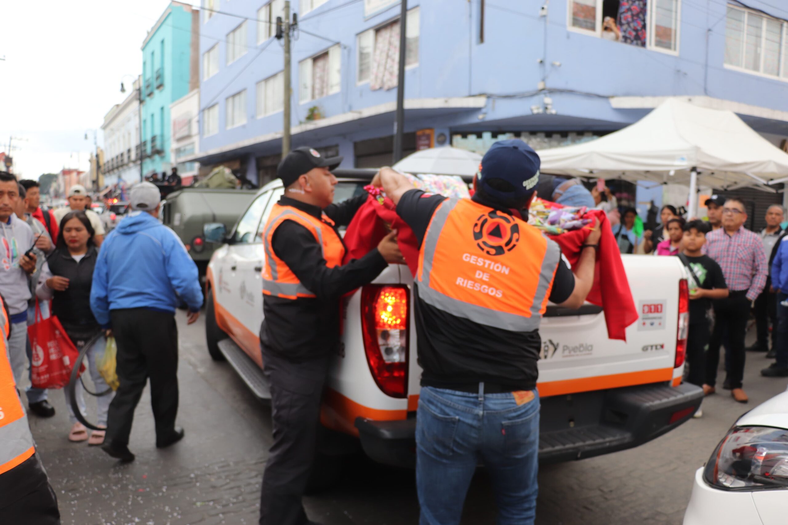 Decomisan 350 kilos de pirotecnia en mercados municipales