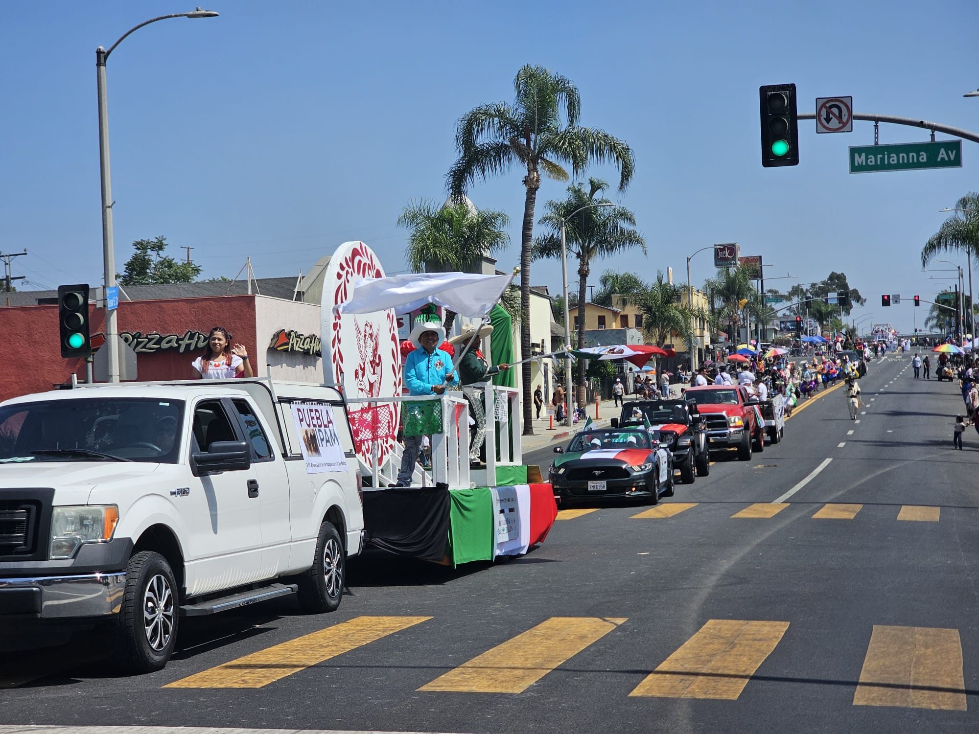 Desfiles y festivales conmemoraron el Día de la Independencia de México en Estados Unidos