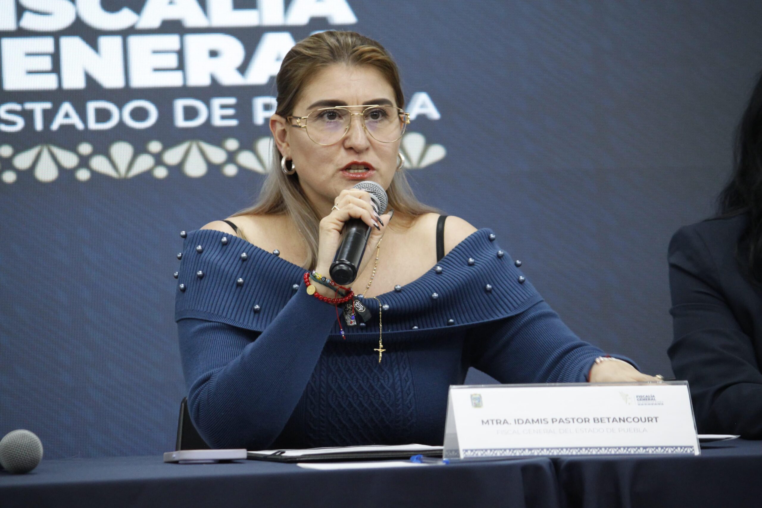 Puebla reduce feminicidios, robos y homicidios