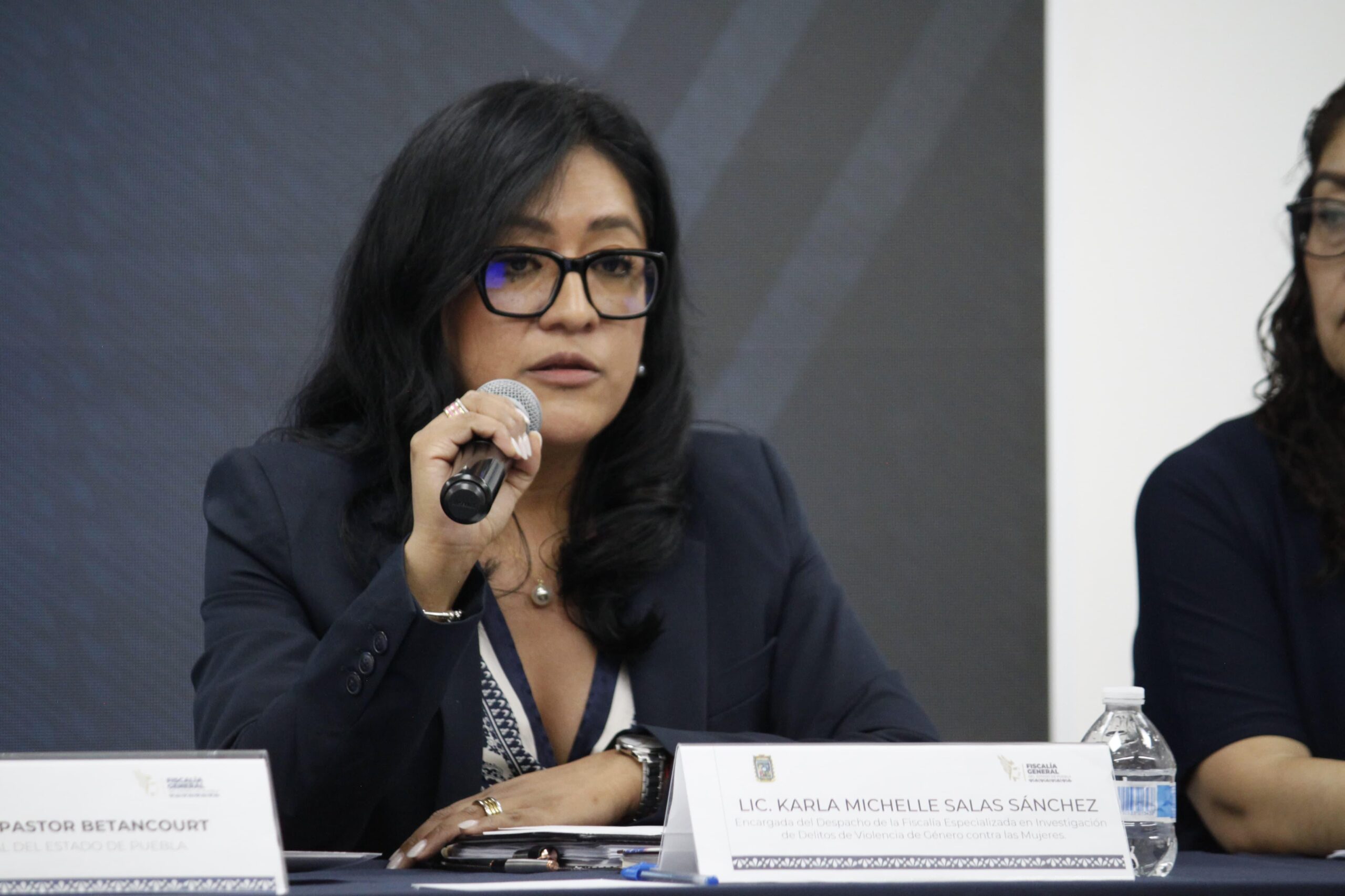 Puebla reduce feminicidios, robos y homicidios