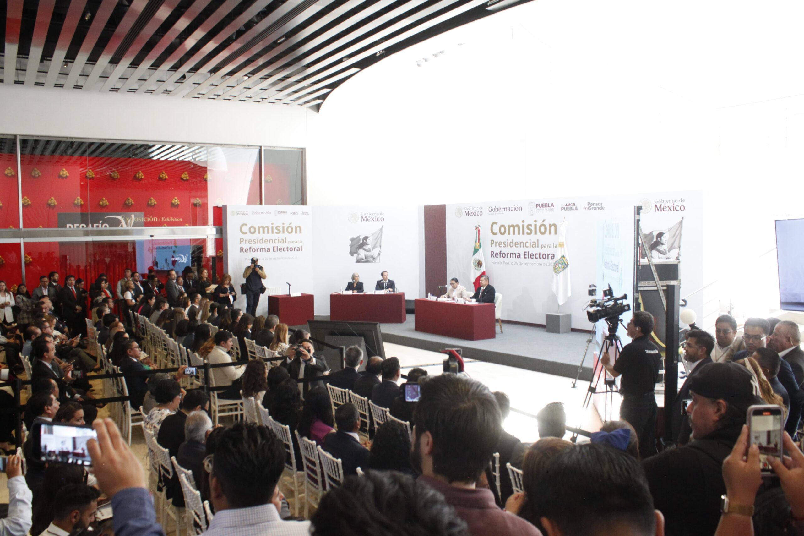 Puebla inaugura audiencias de reforma electoral