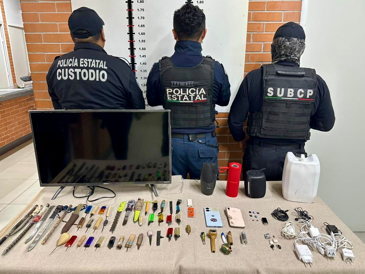 Operativo de supervisión en el penal de Tepexi de Rodríguez asegura objetos prohibidos