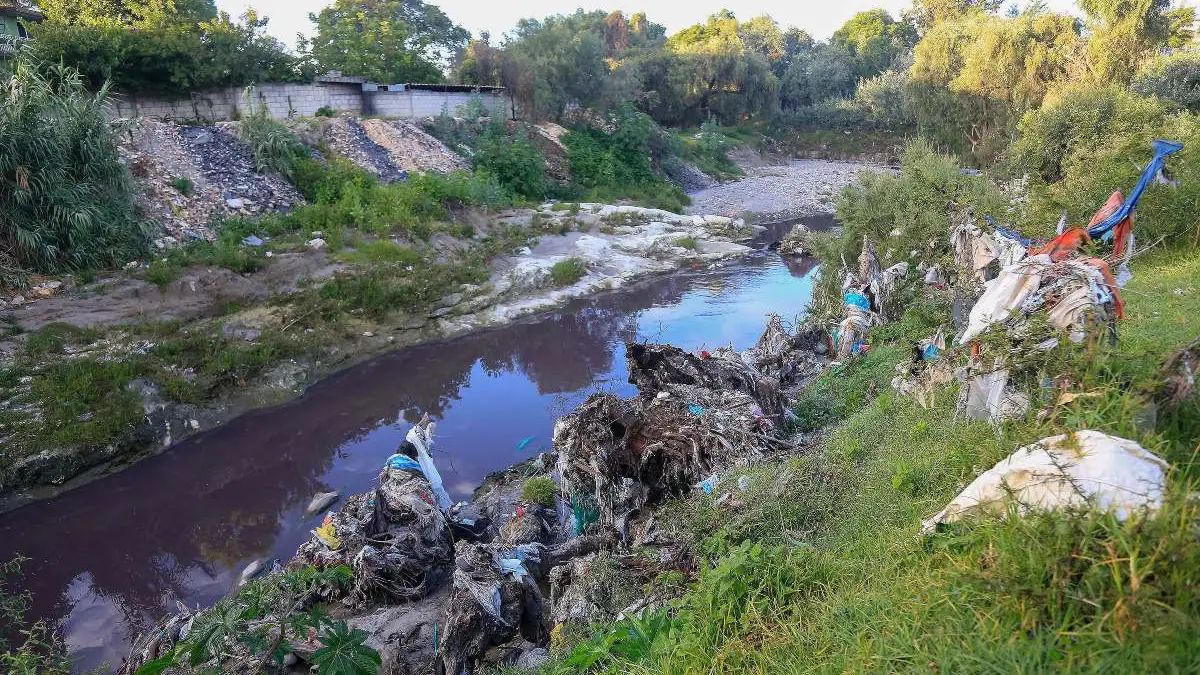 Avanza saneamiento del Río Atoyac con inversión y limpieza