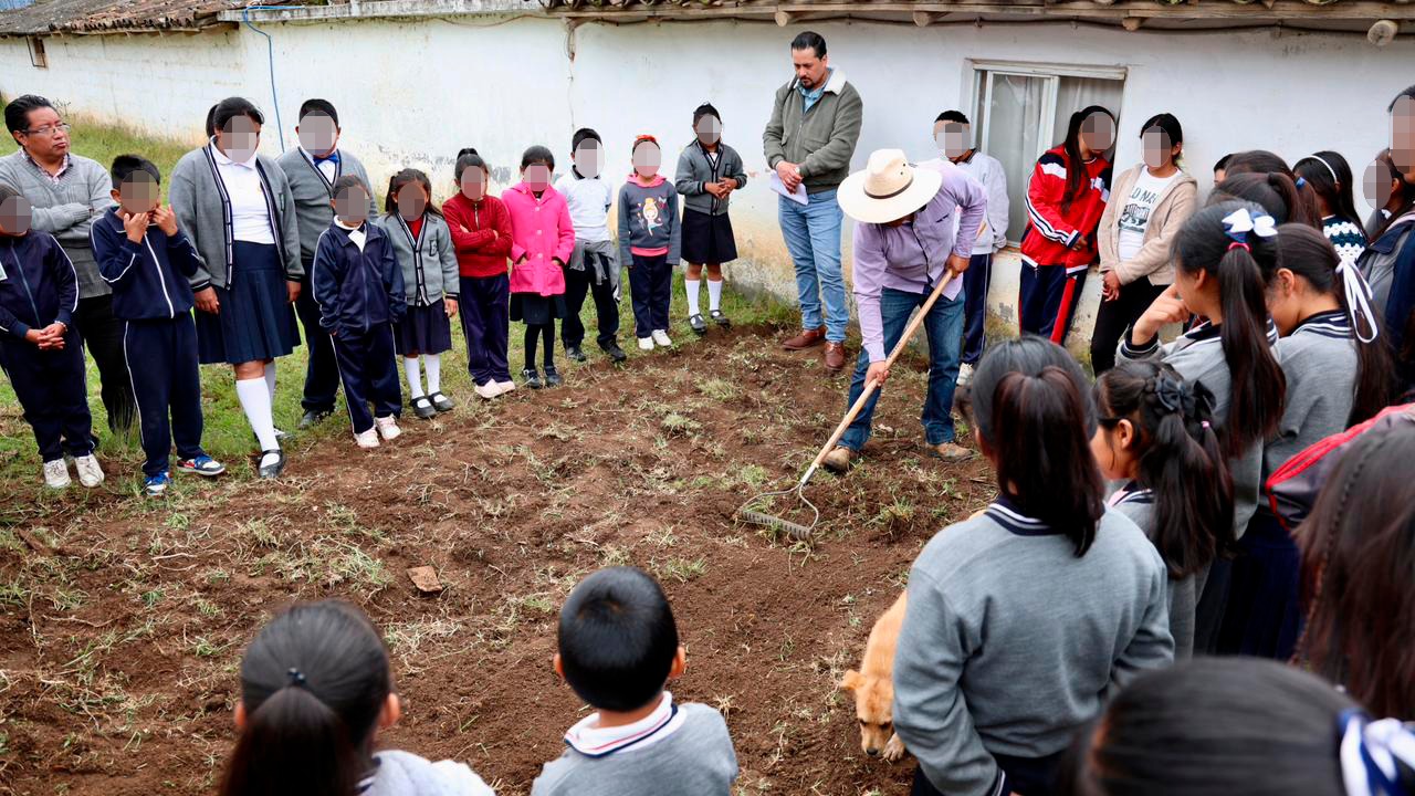 DIF Estatal fortalece educación de la niñez indígena en Zacapoaxtla jardín