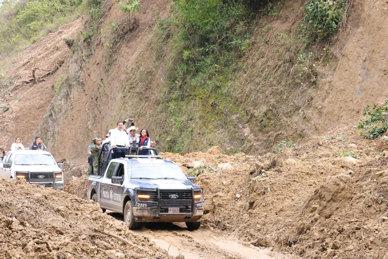 Gobierno Federal y Estatal reabren accesos a Tlacuilotepec y anuncian reconstrucción del puente colapsado
