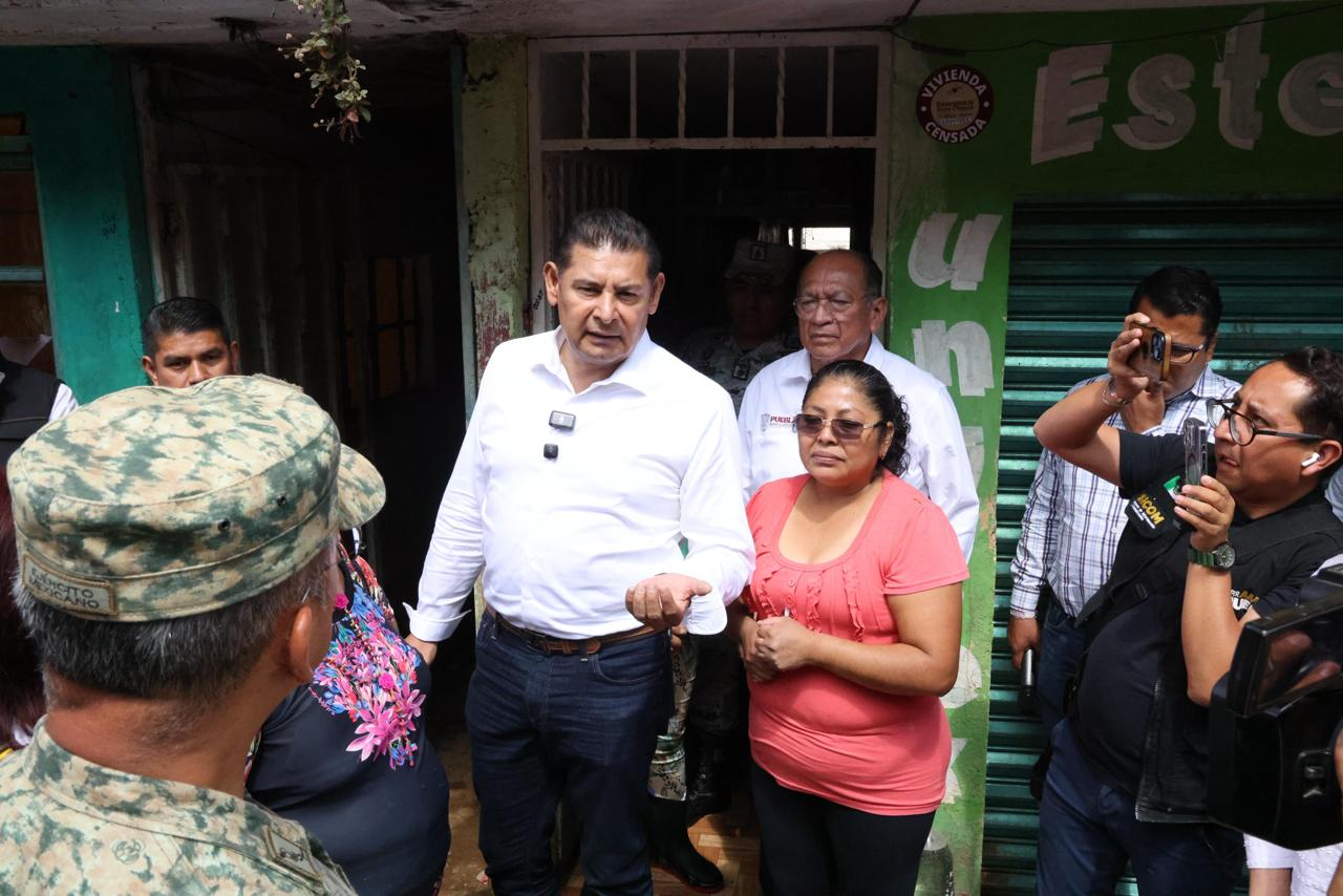 Gobierno de Puebla brinda apoyo a la Sierra Norte por afectaciones de lluvia armenta