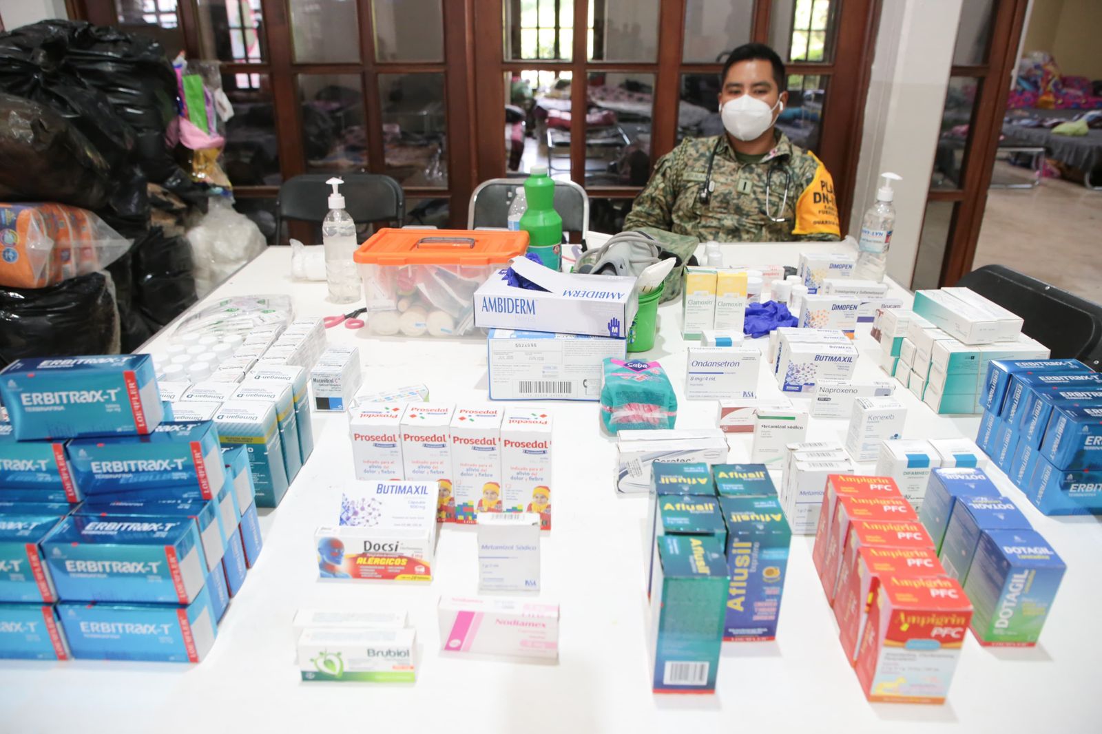 Gobierno de Puebla refuerzan apoyo en la Sierra Norte tras fuertes inundaciones medicamento