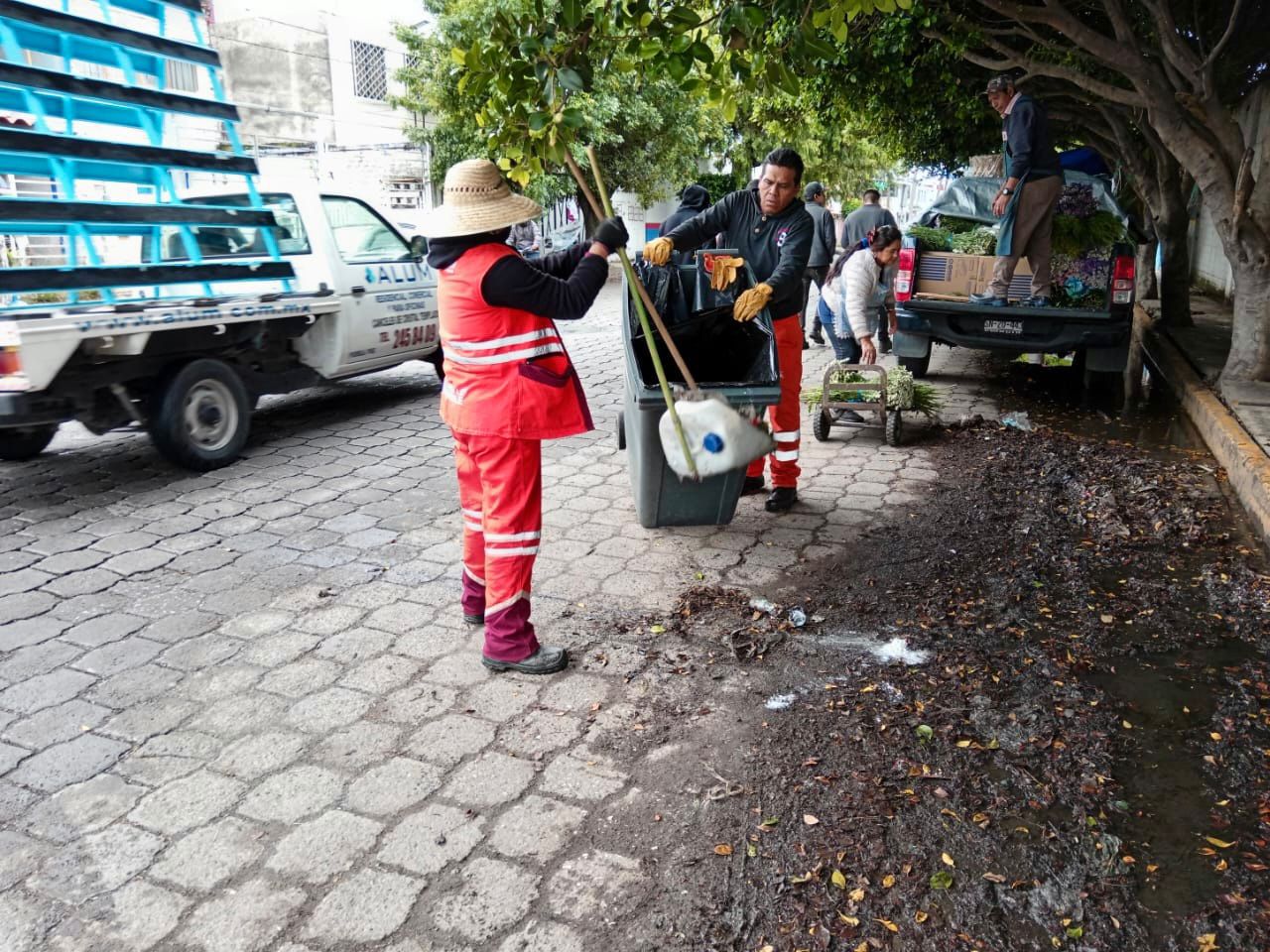 Gobierno de la Ciudad refuerza acciones de limpieza por Día de Muertos