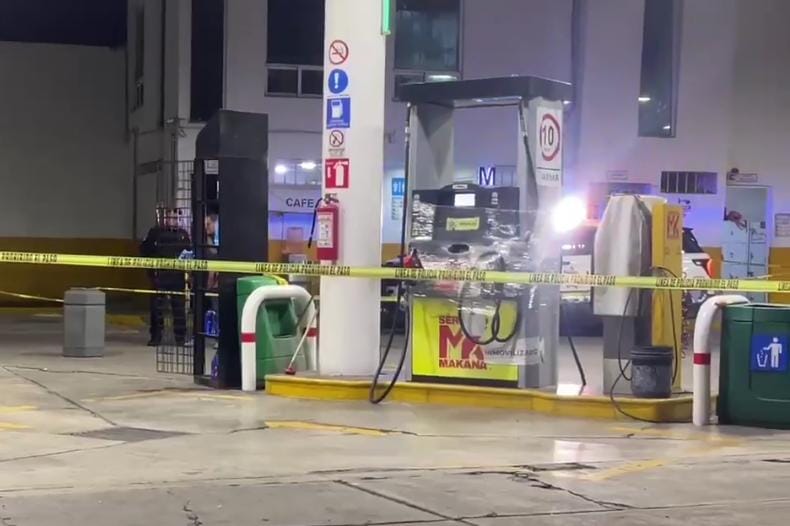 Investigan homicidio de trabajador de gasolinería Makana en Puebla acordonamiento