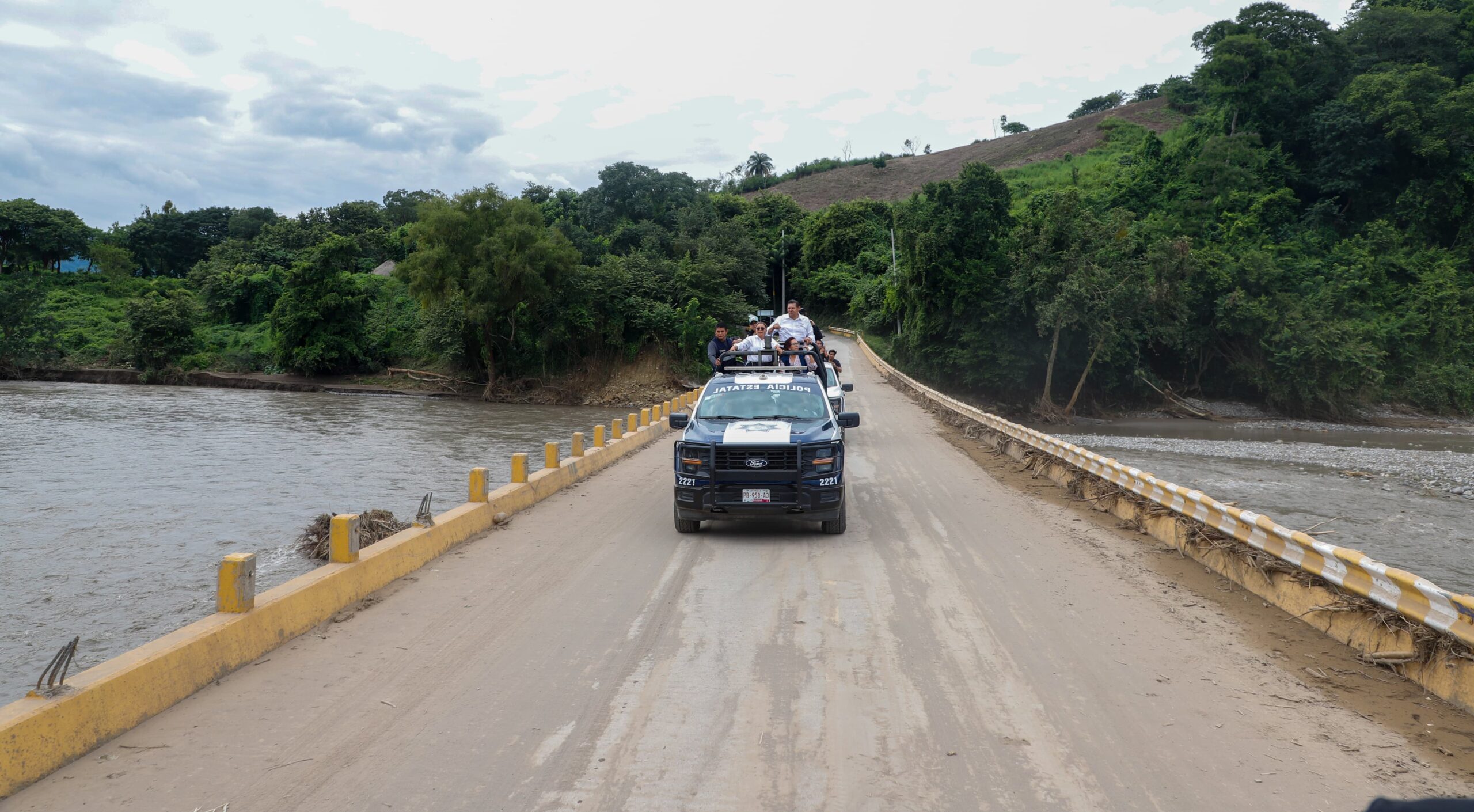 Refuerzan acciones en el río Pantepec para prevenir inundaciones patrulla
