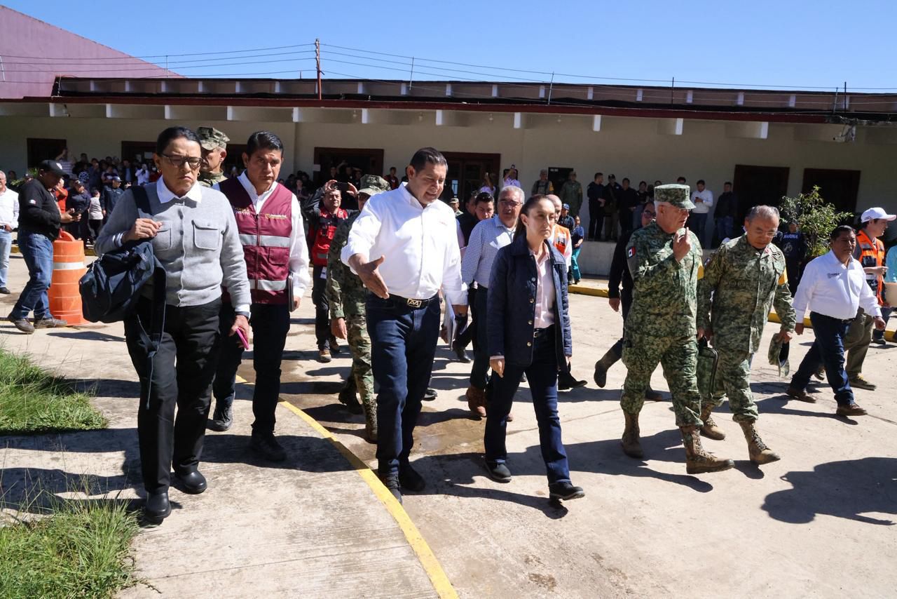 Gobierno de Puebla y autoridades federales brindan apoyo a la Sierra Norte tras intensas lluvias