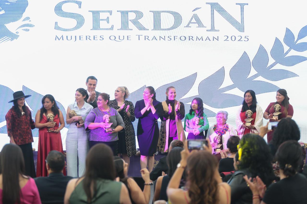 Gobierno de Puebla entrega el Premio Carmen Serdán 2025 premiación