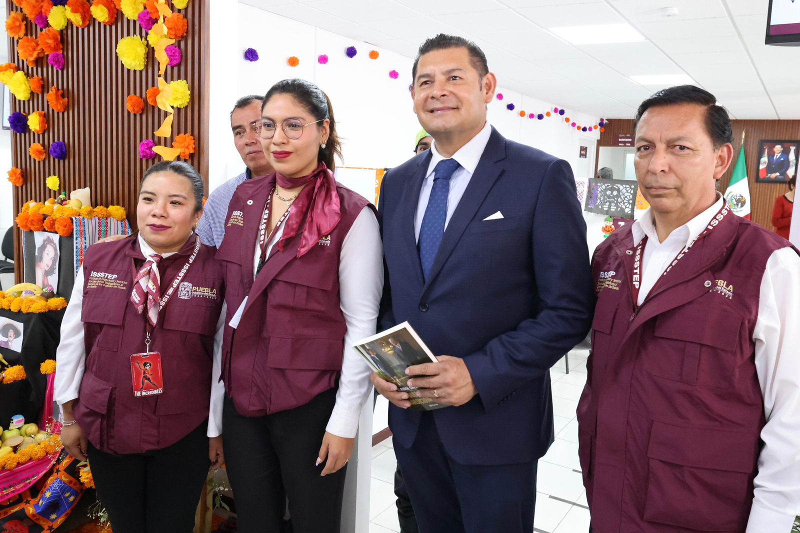 Inaugura Alejandro Armenta el nuevo Centro de Atención al Derechohabiente del ISSSTEP autoridades