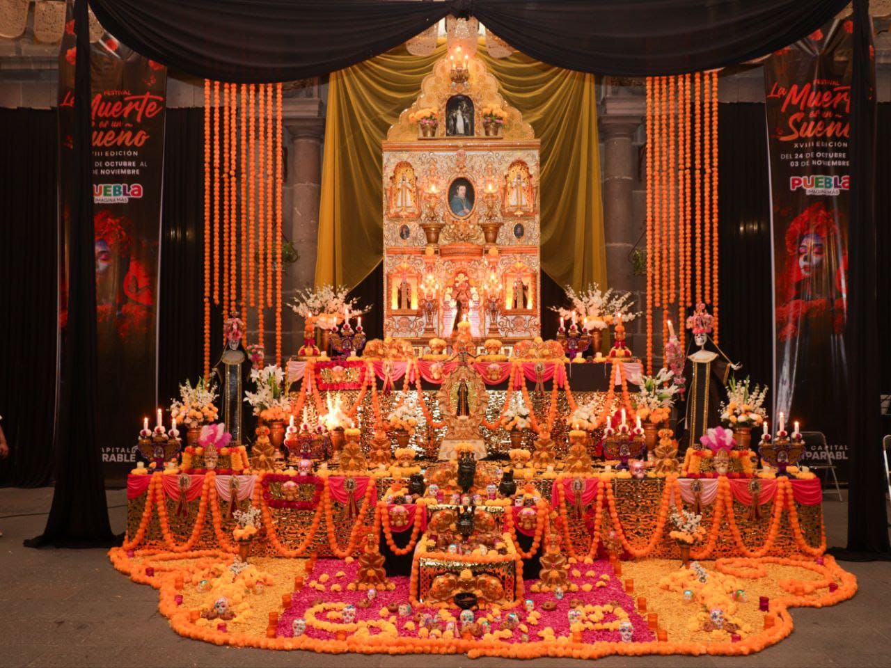 Más de 100 mil visitantes en la ofrenda del Palacio Municipal de Puebla