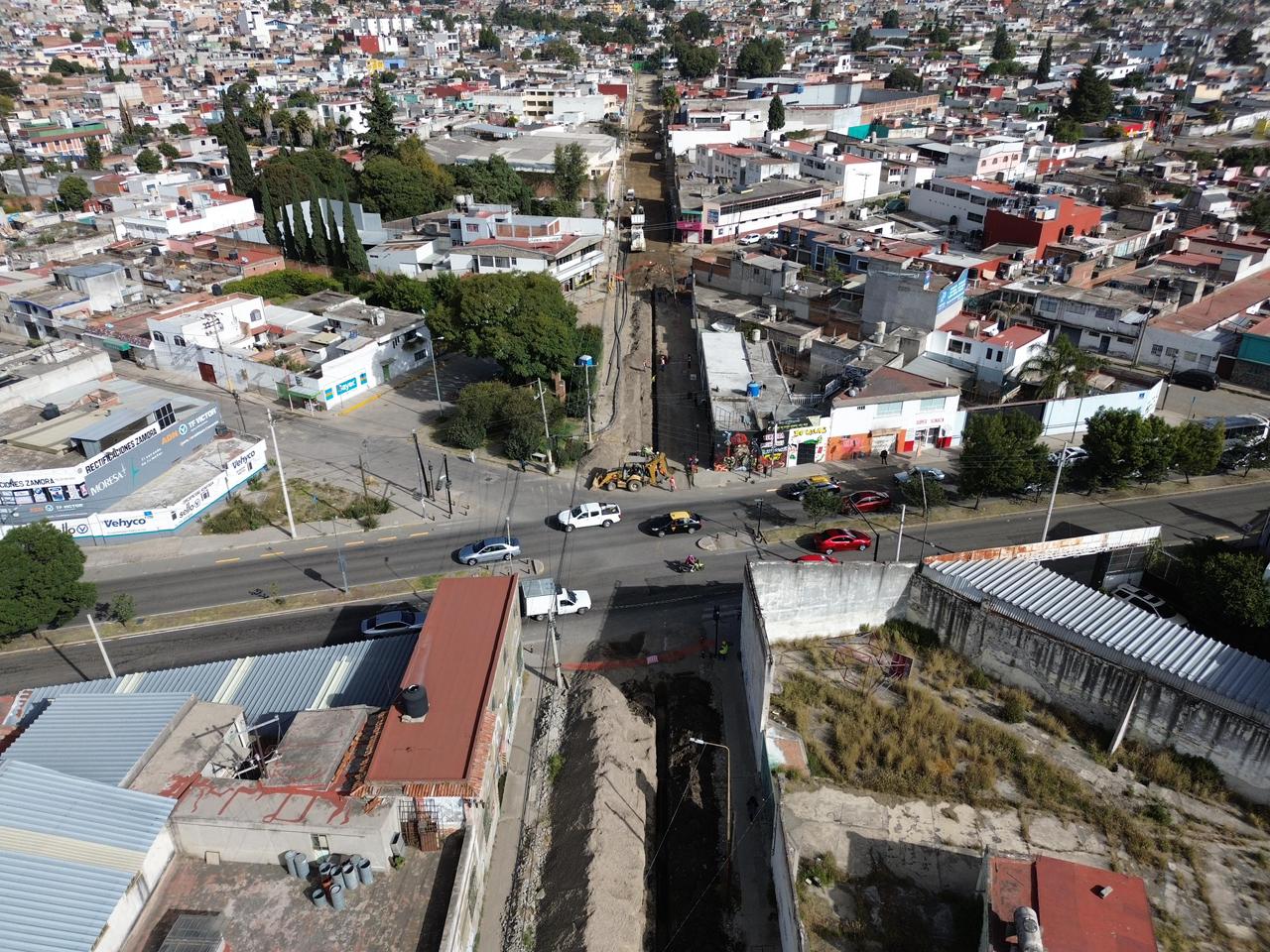 Mejoran calles de Xonaca para más de 17 mil habitantes Dron