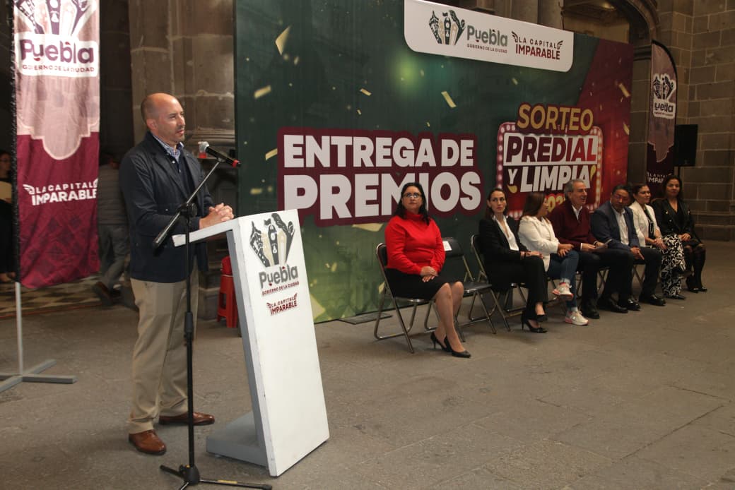 Pepe Chedraui entregó cheques a ganadores del Sorteo Predial 2025
