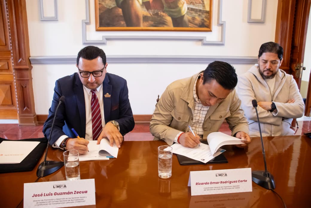 Puebla instala el primer Comité de Gestión por Competencias en Residuos del país firma