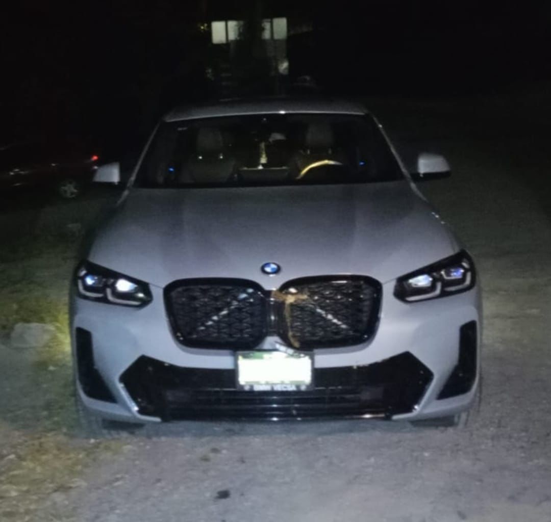 Detienen en Guerrero a dos personas con vehículo robado, arma y casi 200 mil pesos