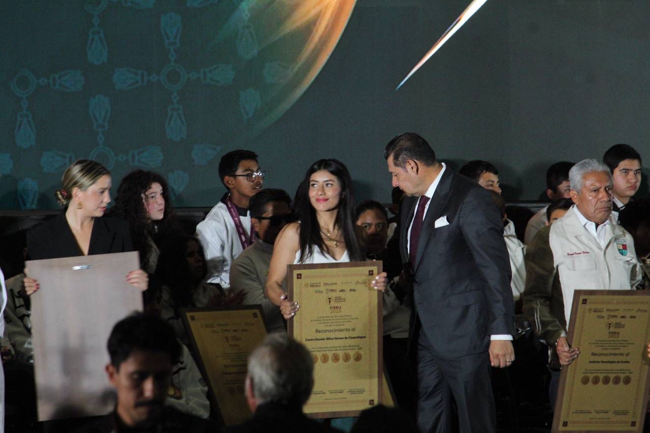 Puebla premia a 1,280 atletas con casi 20 mdp