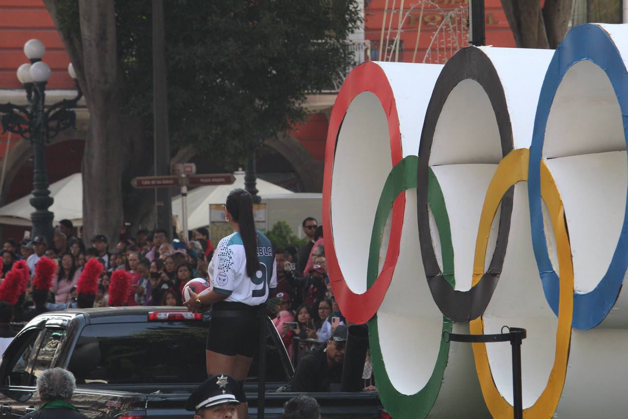 Puebla celebra desfile por el 115 aniversario revolucionario