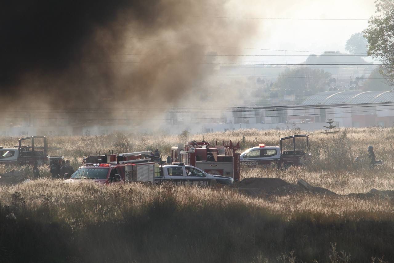 Columna de humo alarma a habitantes en el Periférico Ecológico
