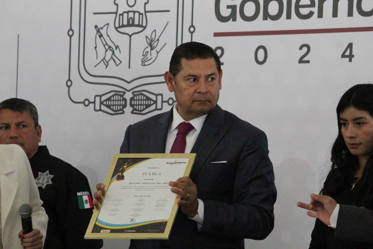 Puebla recibe Premio Ángel al Mejor Destino Turístico