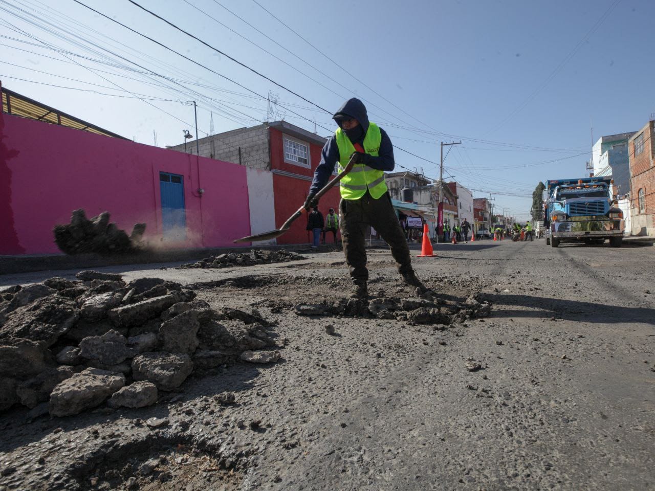 Gobierno de la Ciudad supera meta anual de bacheo con más de 226 mil acciones
