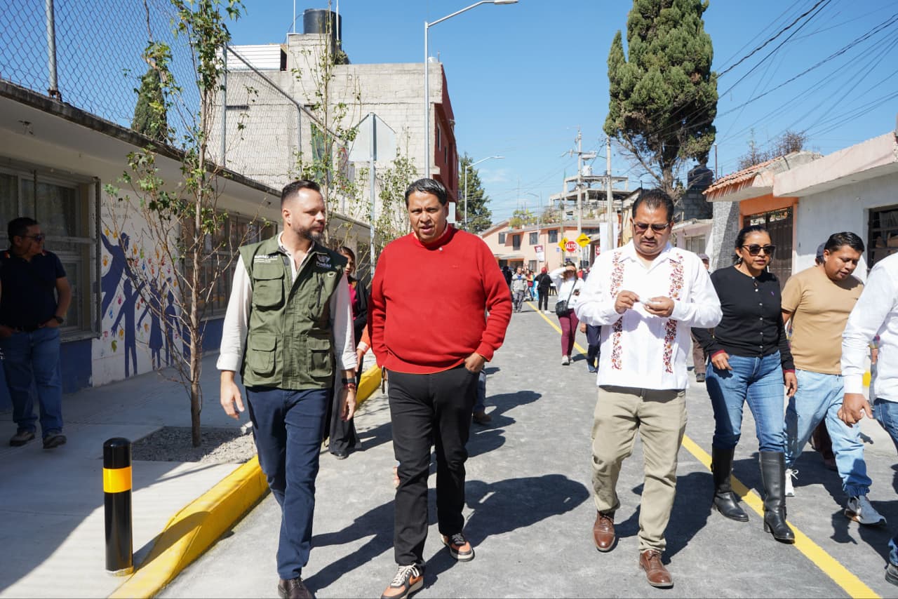 Entregan pavimentación de la calle 20 de Noviembre en San José Los Cerritos