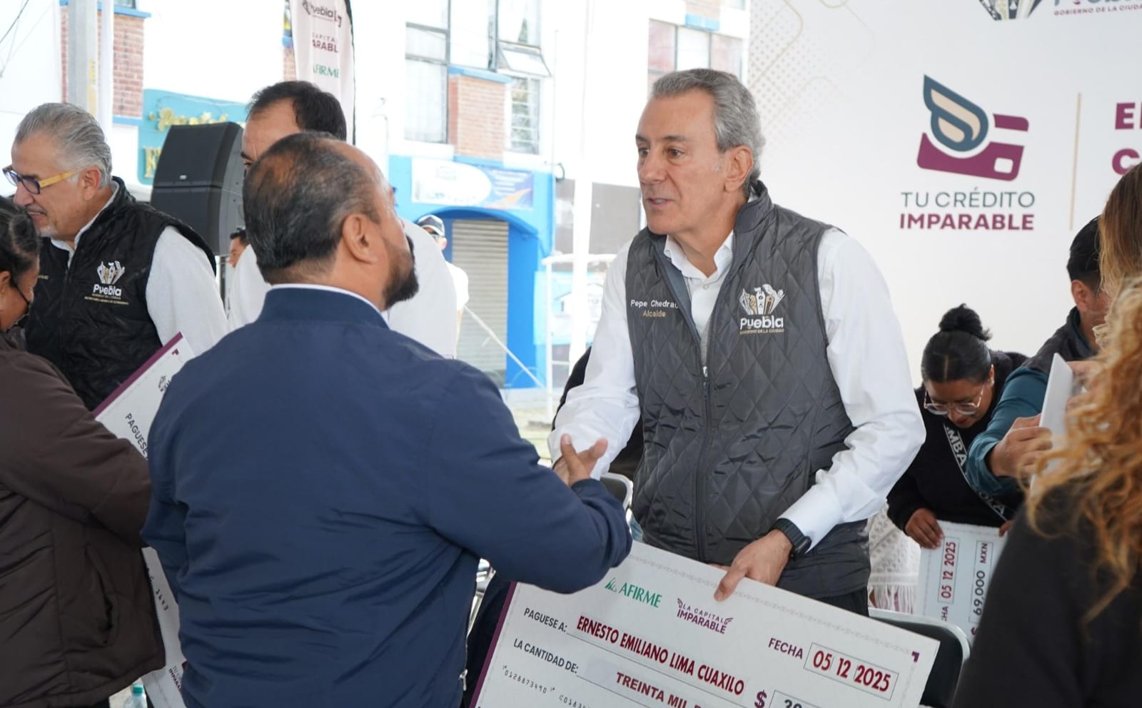 Encabeza Pepe Chedraui entrega de cheques de “Tu Crédito Imparable”_foto2