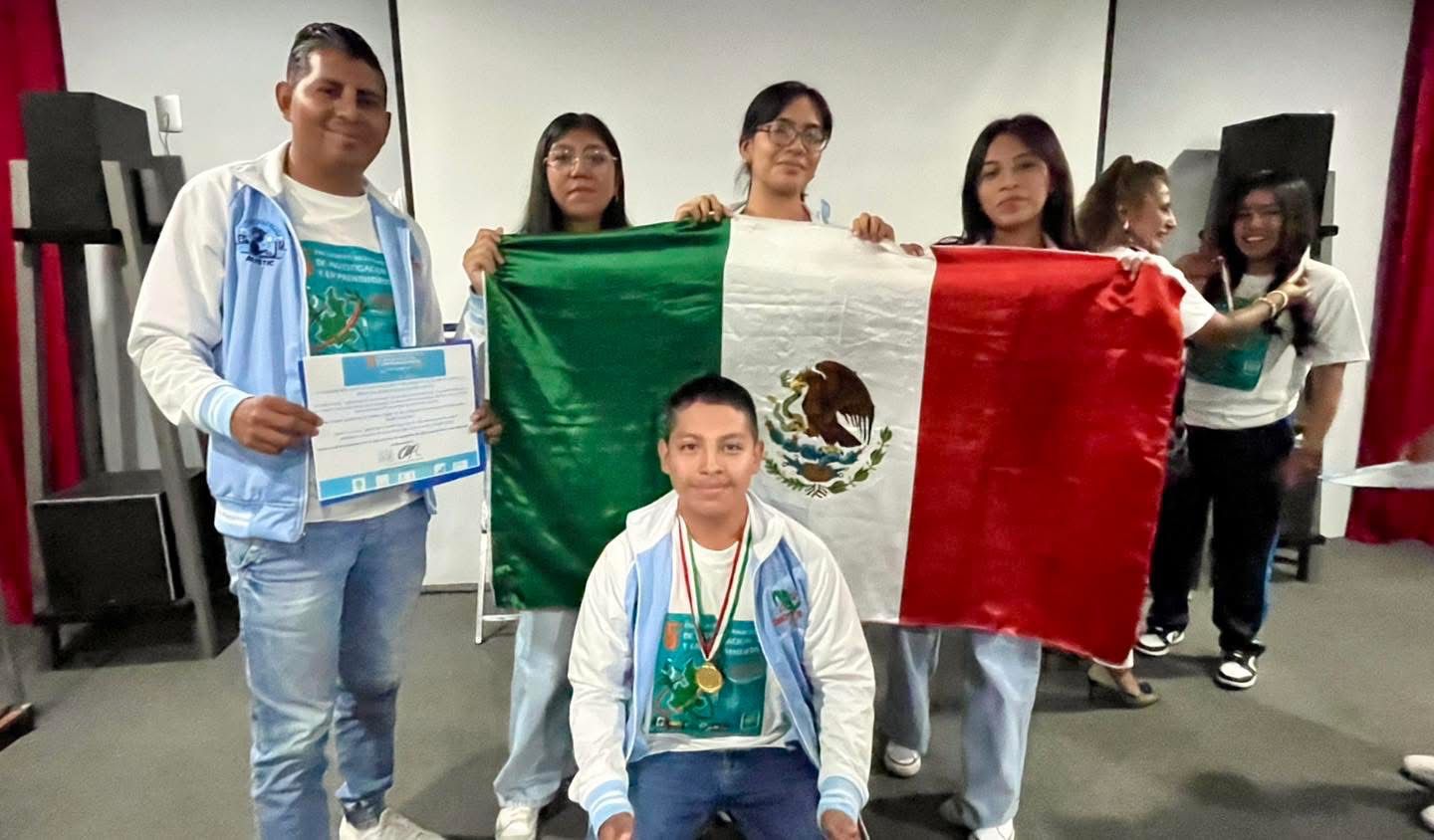 Estudiantes del CECyTE Puebla logran reconocimiento internacional premio