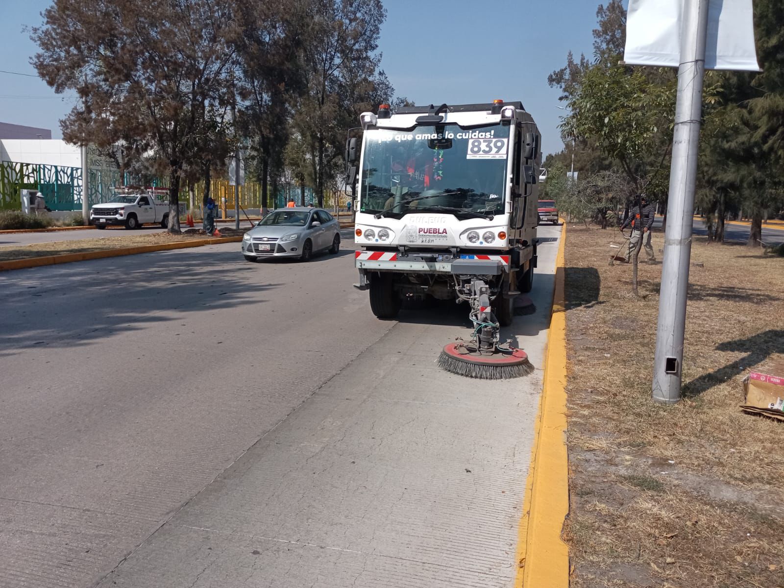 Gobierno de Puebla refuerza limpieza vial en Puebla Capital