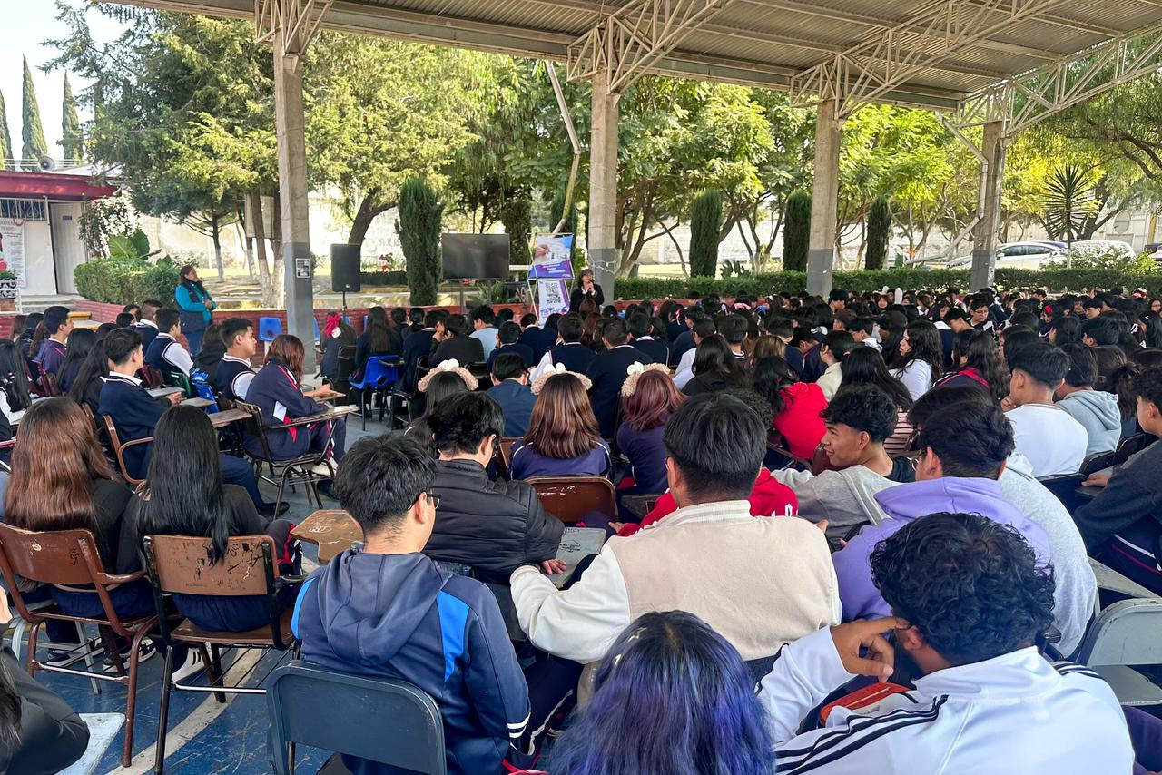 Más de 400 estudiantes reciben pláticas sobre acoso escolar y delitos cibernéticos bachillerato