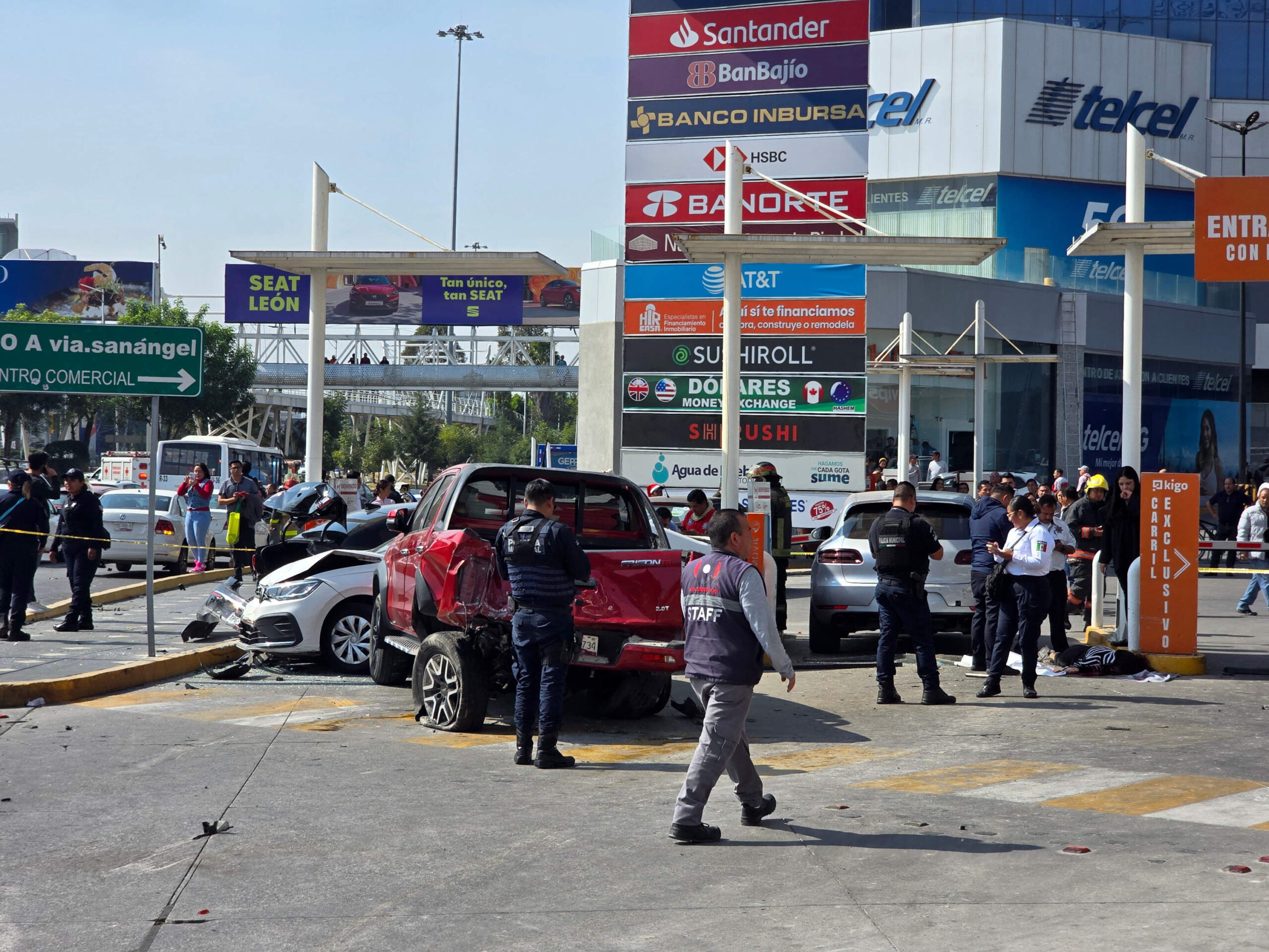 Otro choque múltiple en la Vía Atlixcáyotl deja una mujer sin vida_foto2