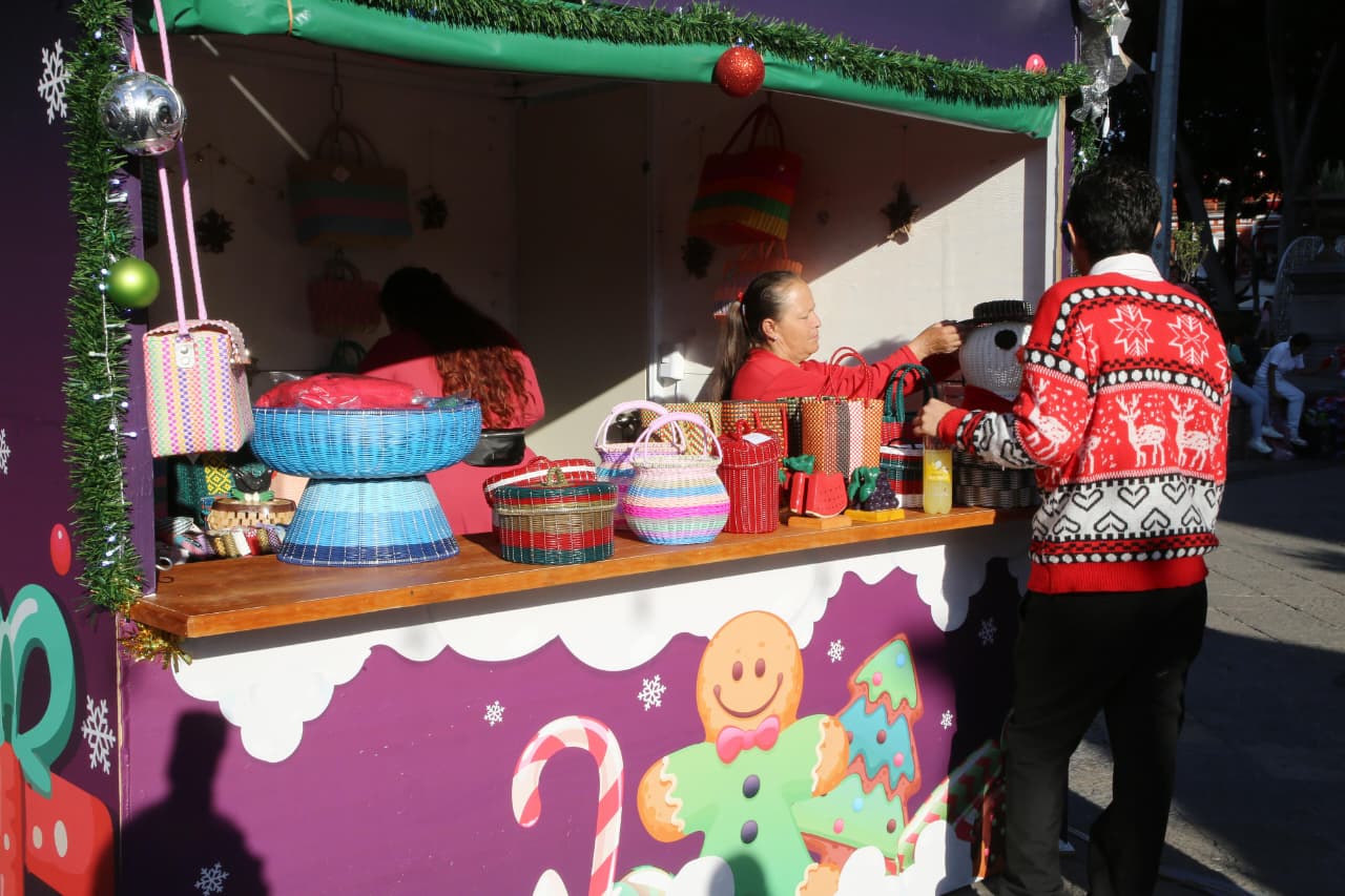 Villa Artesanal Navideña impulsa la economía local de Puebla