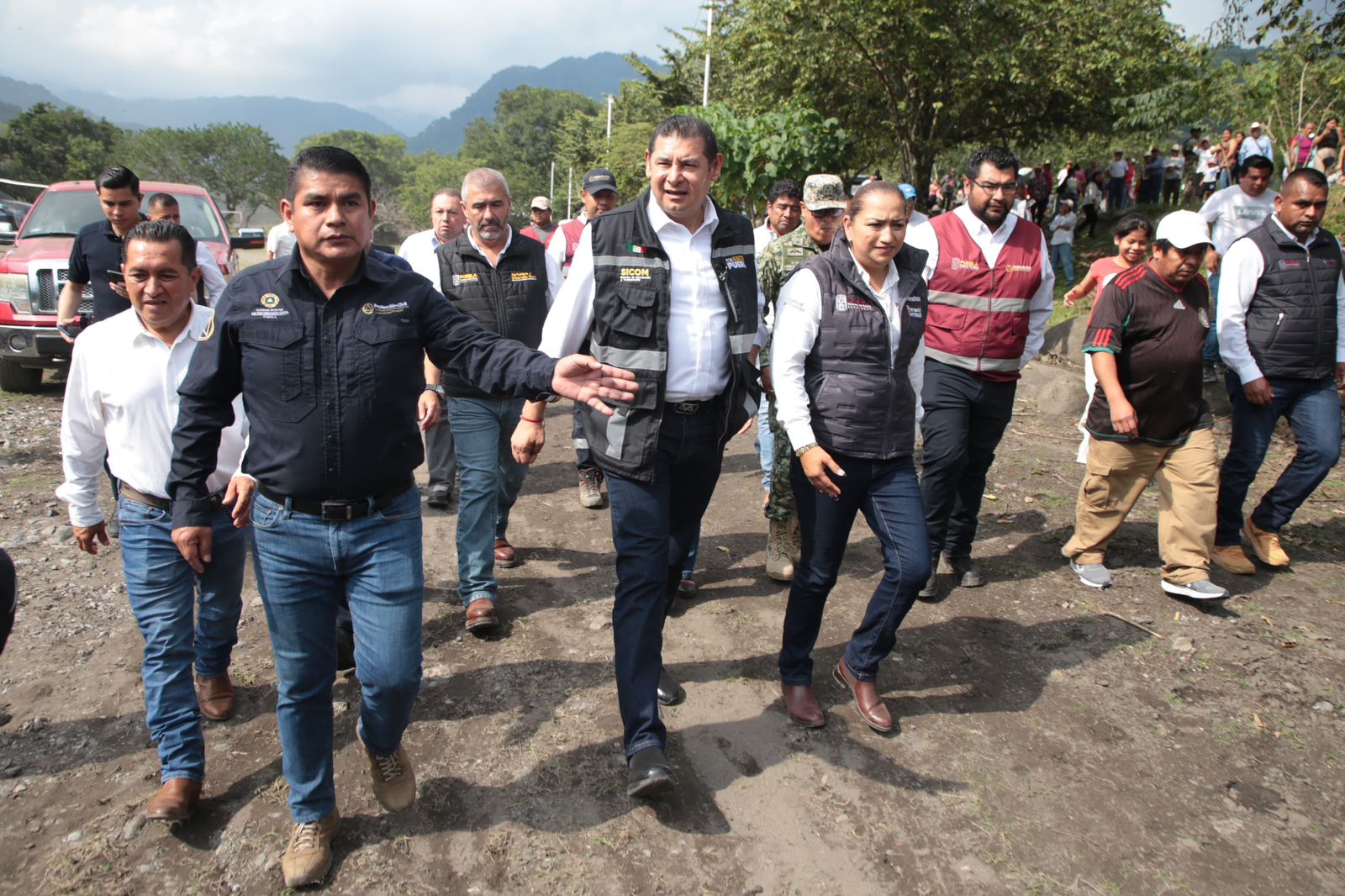Supervisan desazolve en el río Necaxa tras fuertes lluvias del frente frío 16