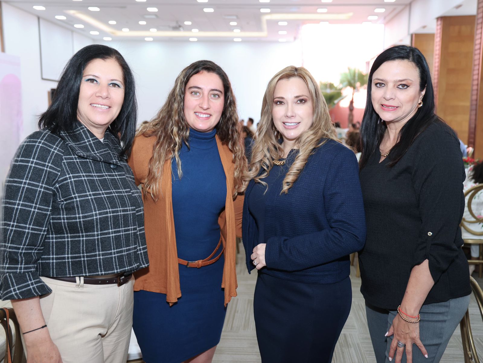 Voluntarios de Puebla reciben reconocimiento por su labor altruista mujeres