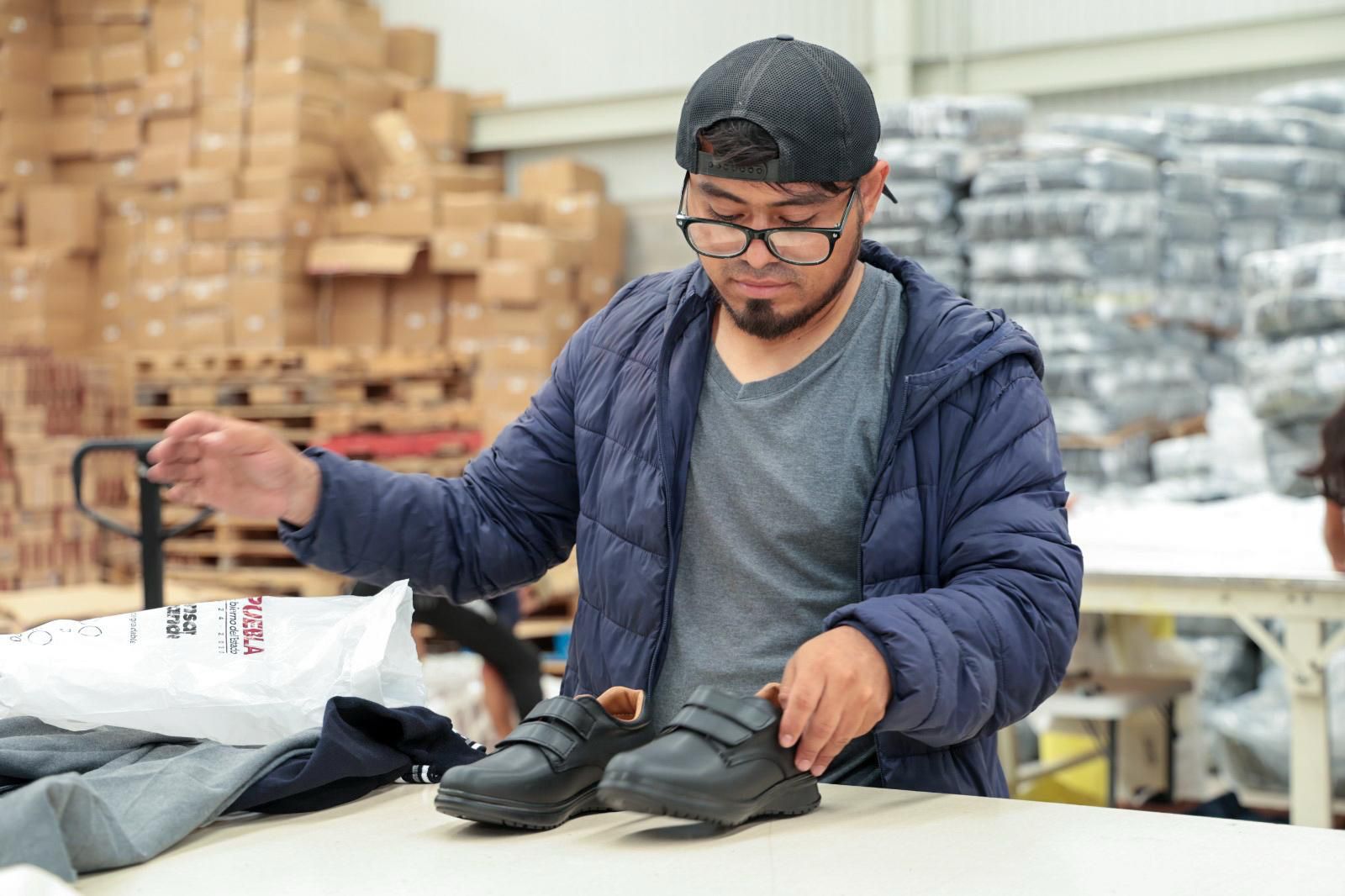 La SEP entrega casi un millón de apoyos escolares en más de 6,000 escuelas