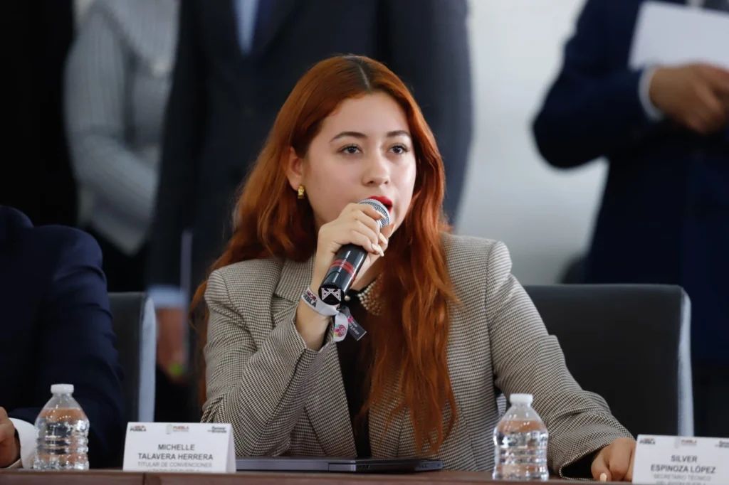 Encendido del árbol y cenas marcan festival navideño en Puebla