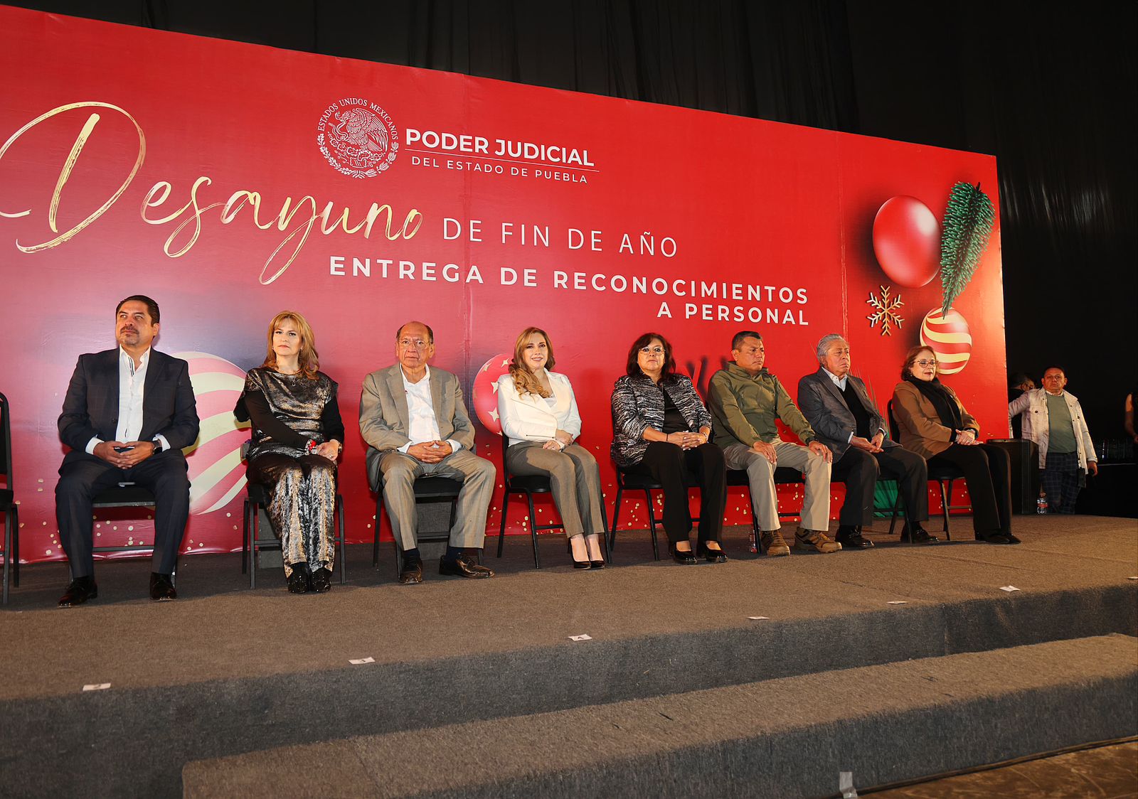 Poder Judicial reconoce a 250 servidores por décadas de servicio
