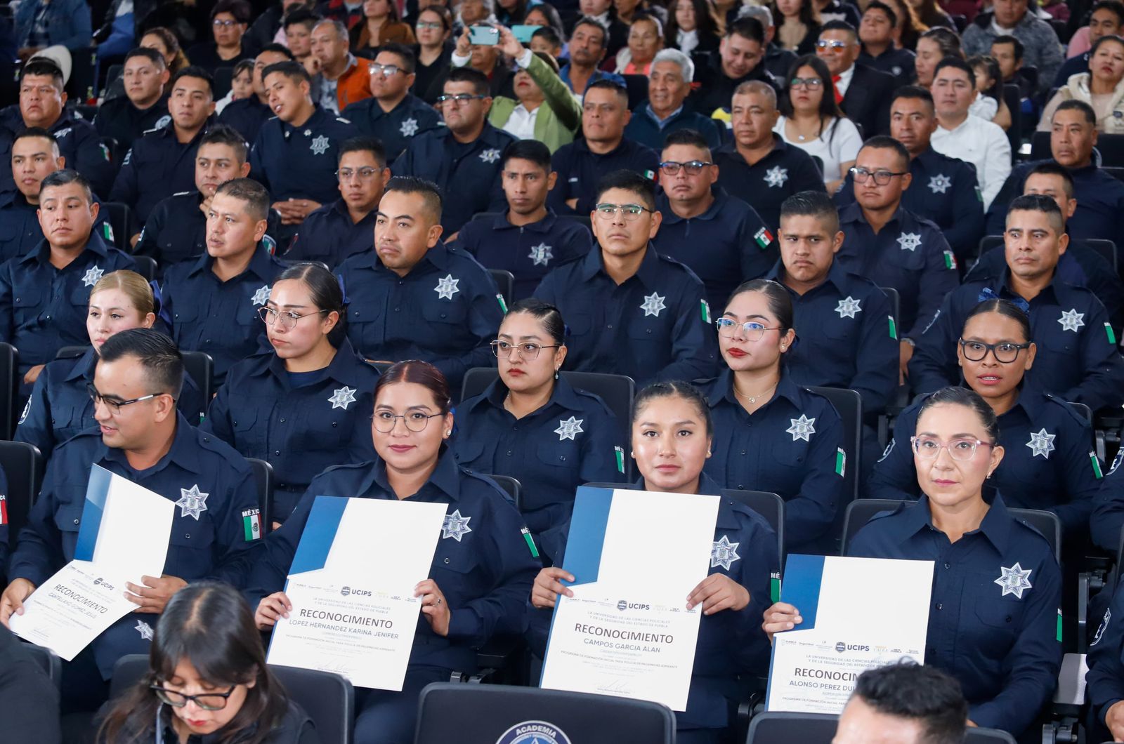 Puebla gradúa a 303 policías con enfoque humanista