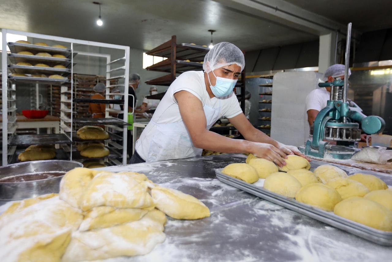 Alista DIF Puebla Capital la Rosca de Reyes más grande del mundo panadería
