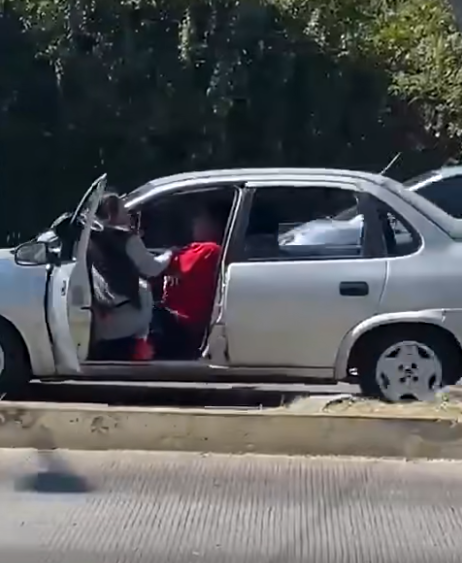 Detienen a hombre por robo en la colonia San José Xilotzingo