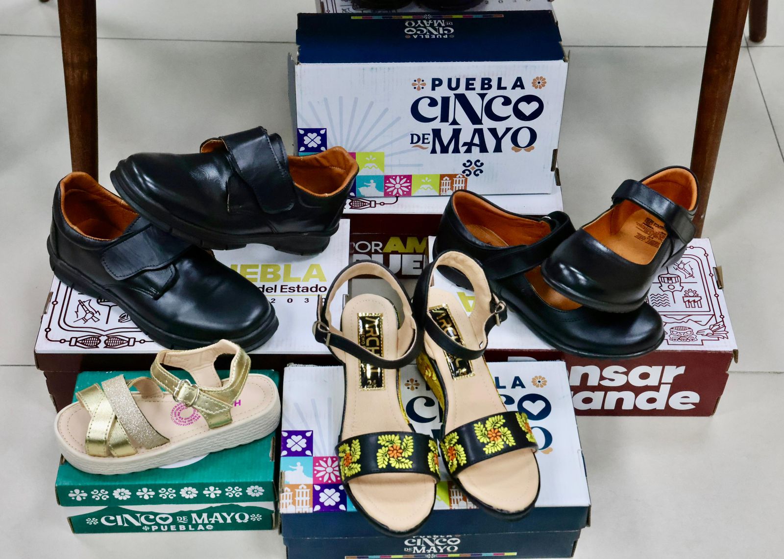 Gobierno Estatal apoya a productores de piel y calzado productos