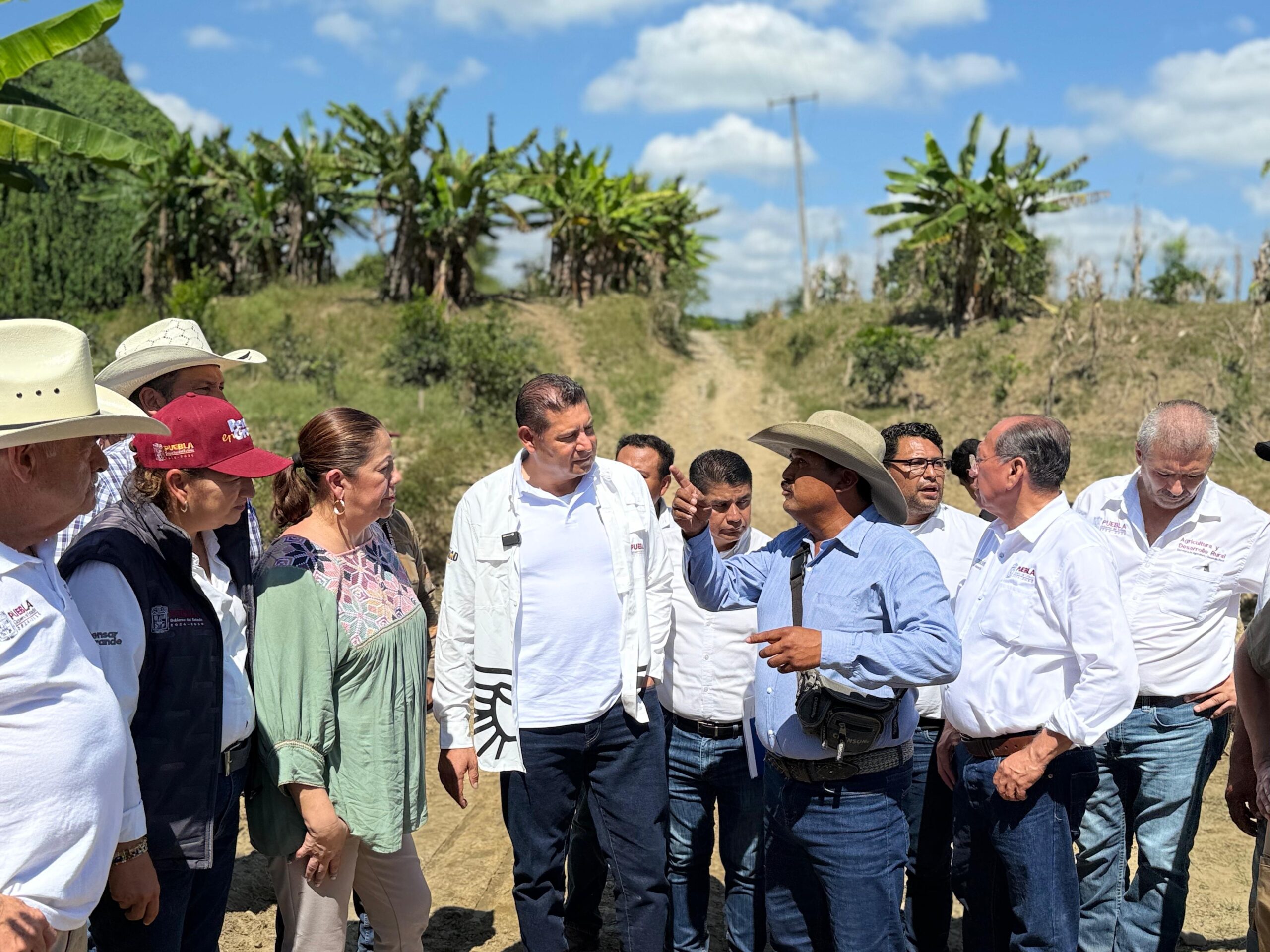 Laura Artemisa coordina apoyo a familias afectadas por lluvias_FOTO1