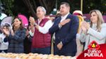 Puebla hace historia con la Rosca de Reyes más grande del mundo