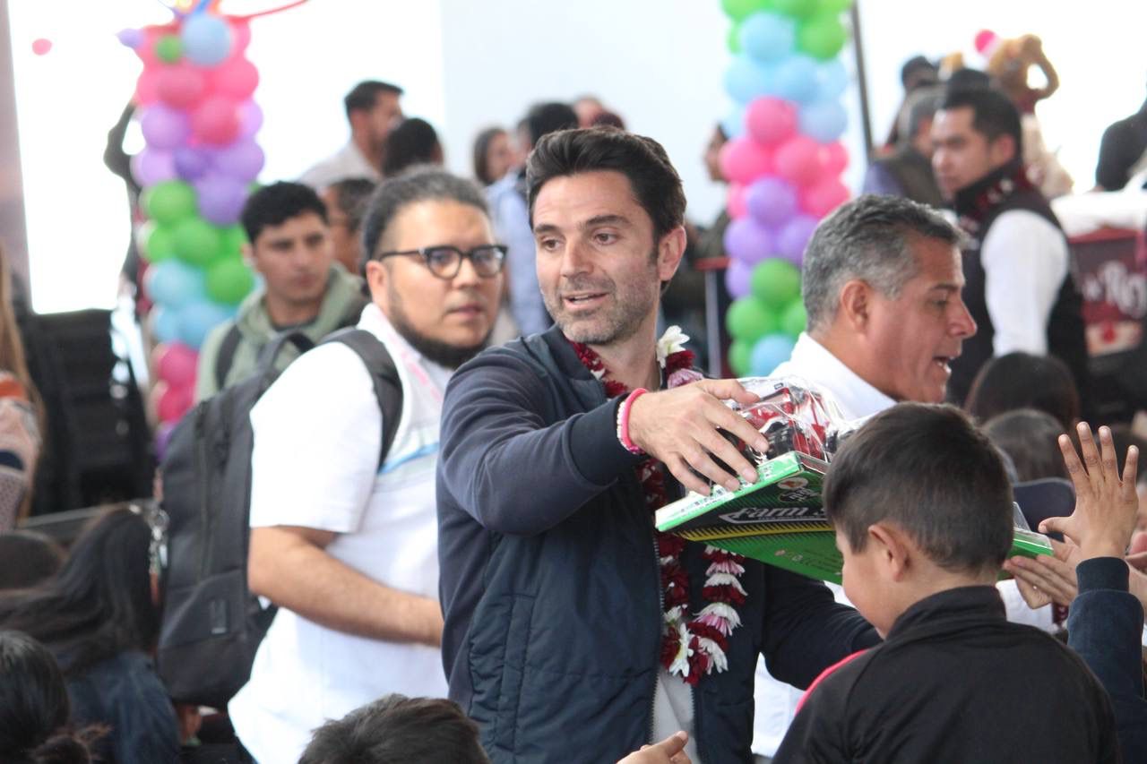 Gobierno de Puebla entrega juguetes por Día de Reyes