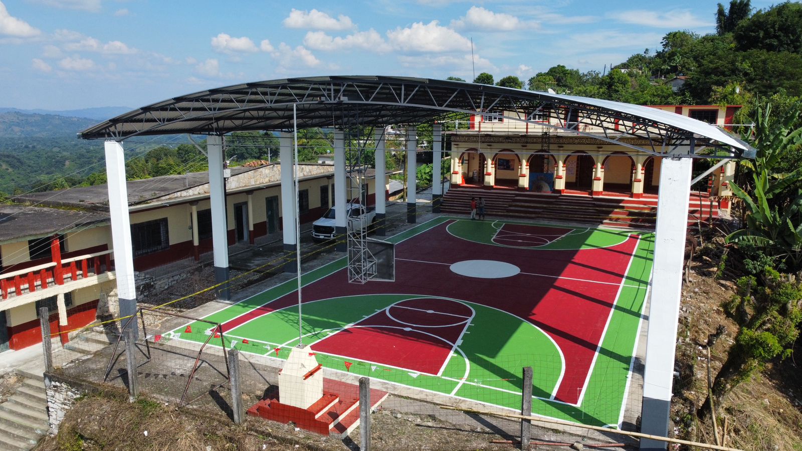 Obra Comunitaria mejora infraestructura educativa en 161 municipios