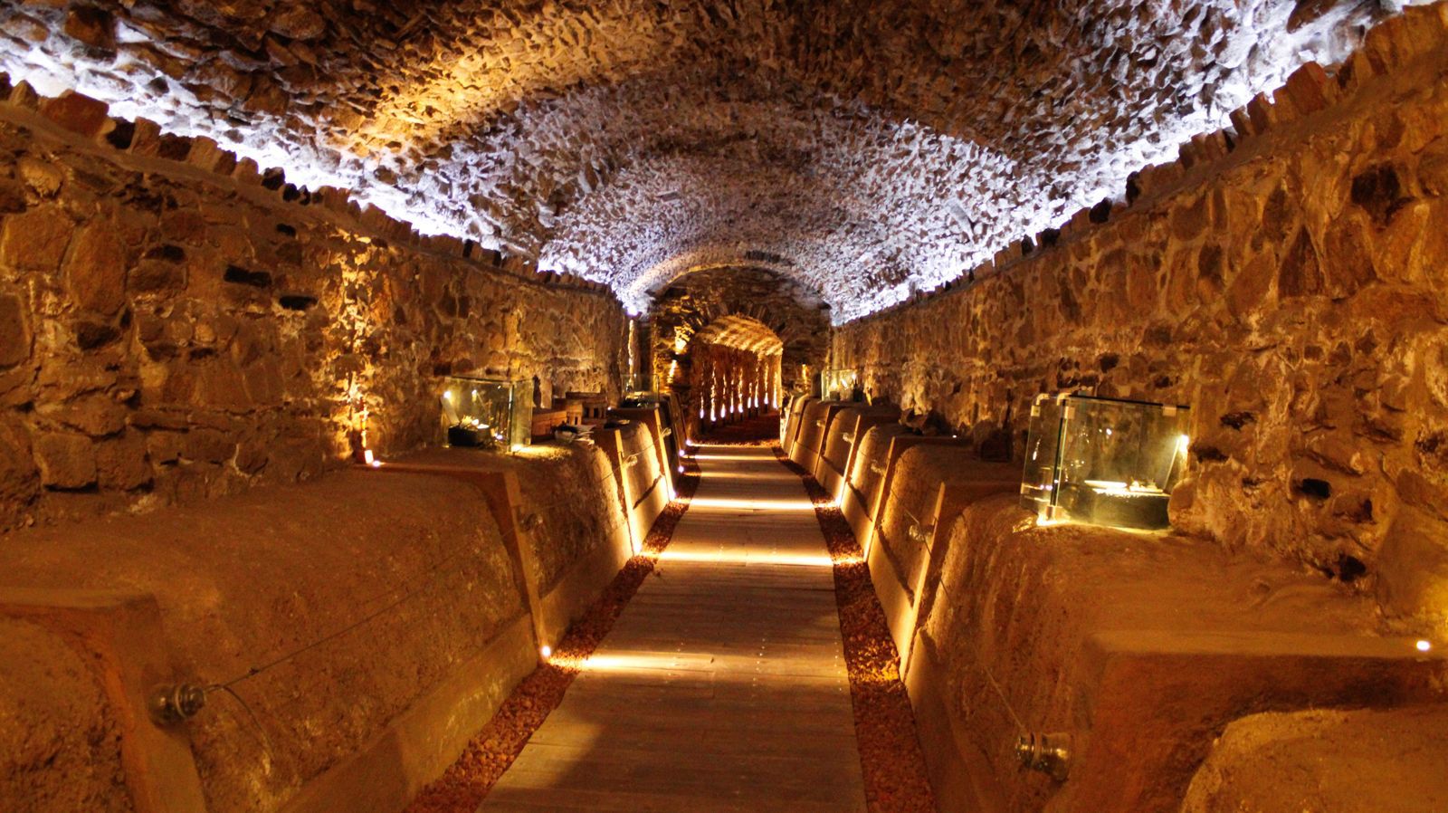 Ayuntamiento refuerza la conservación del Puente de Bubas y el Pasaje 5 de Mayo